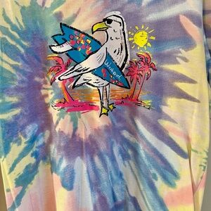 🌴 Chubbies Men’s Graphic Tee – Casual Comfort 🌴